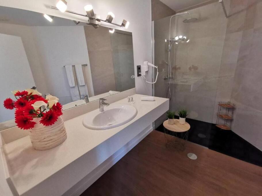 Chale Esmeralda - Charming Studios In Calheta Beach 外观 照片