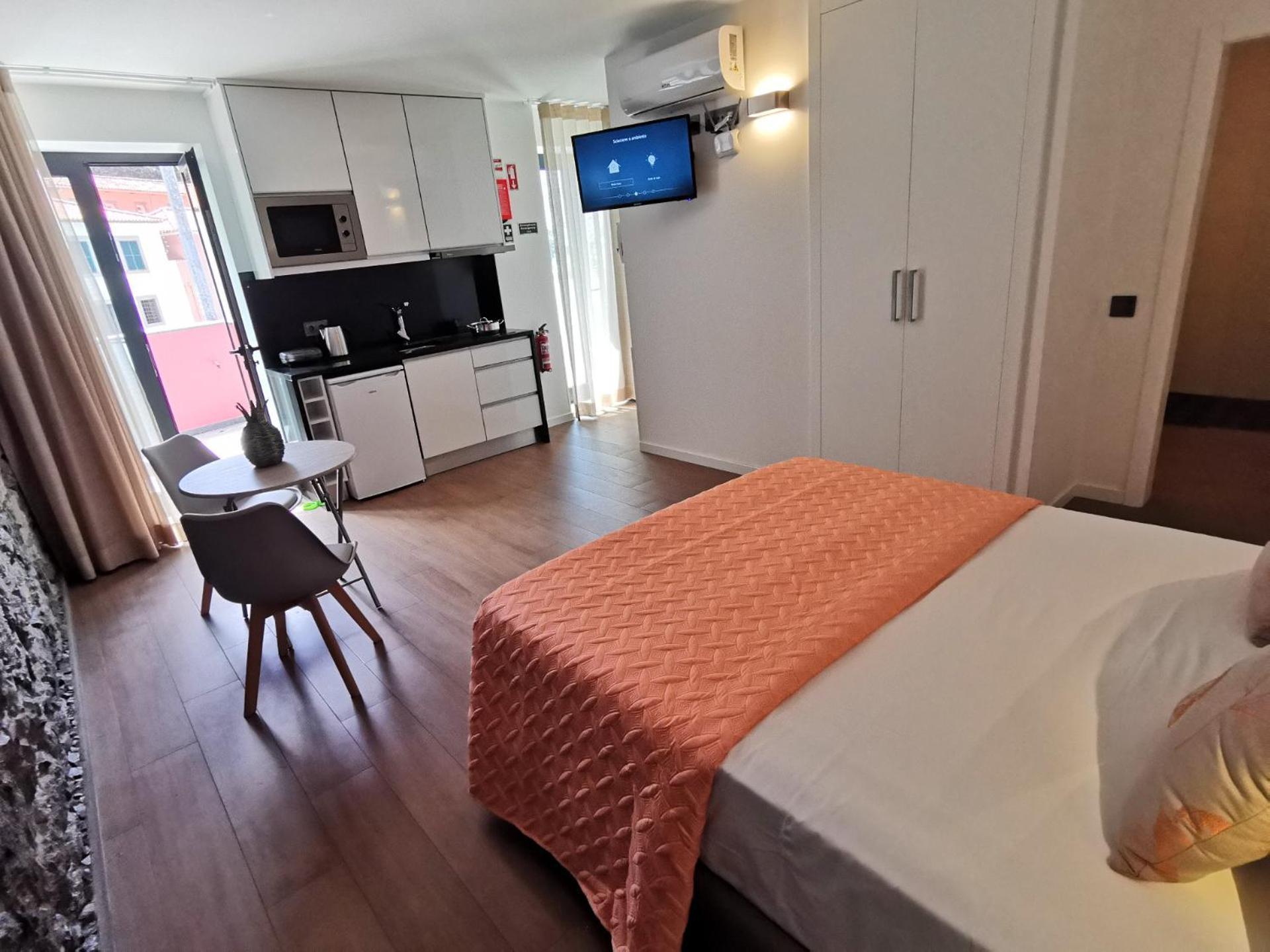 Chale Esmeralda - Charming Studios In Calheta Beach 外观 照片