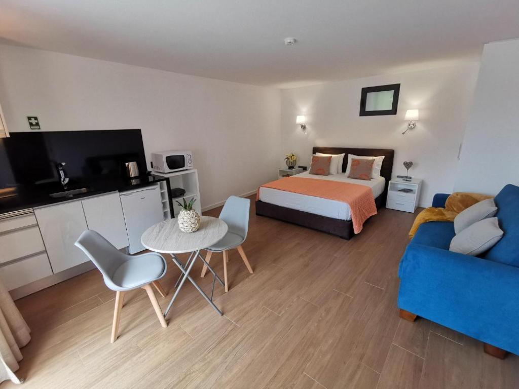 Chale Esmeralda - Charming Studios In Calheta Beach 外观 照片